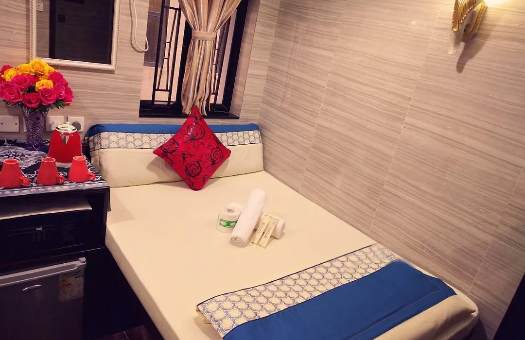 Hostel 16 Reception 24 Hour Block E 10Th Floor Chung King Mansion Tsim Sha Tsui Kowloon-1